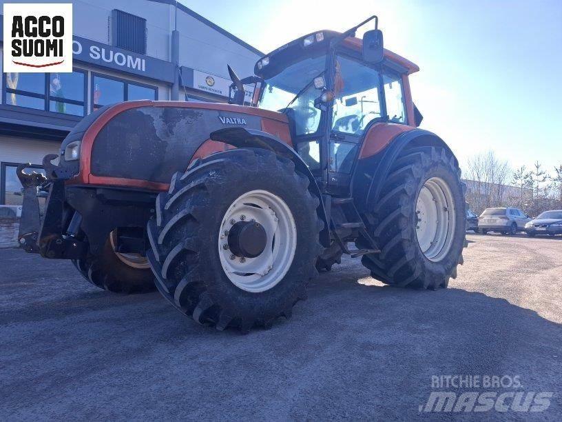 Valtra T150 Traktory