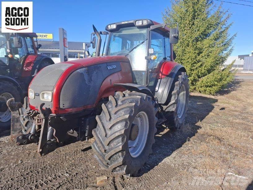 Valtra T150 Traktory