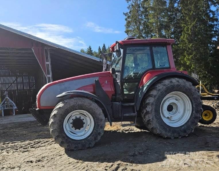 Valtra T180 Traktory