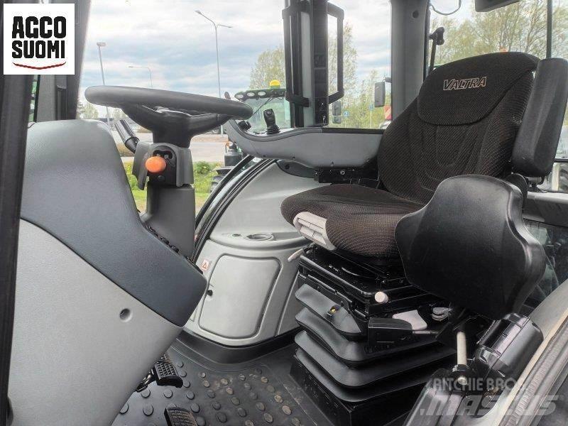 Valtra T213 VERSU Traktory