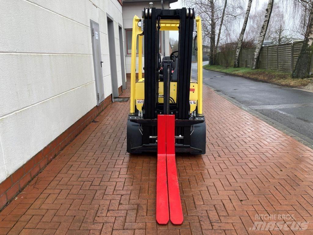 Hyster J 3.0 XN Akumulátorové vozíky