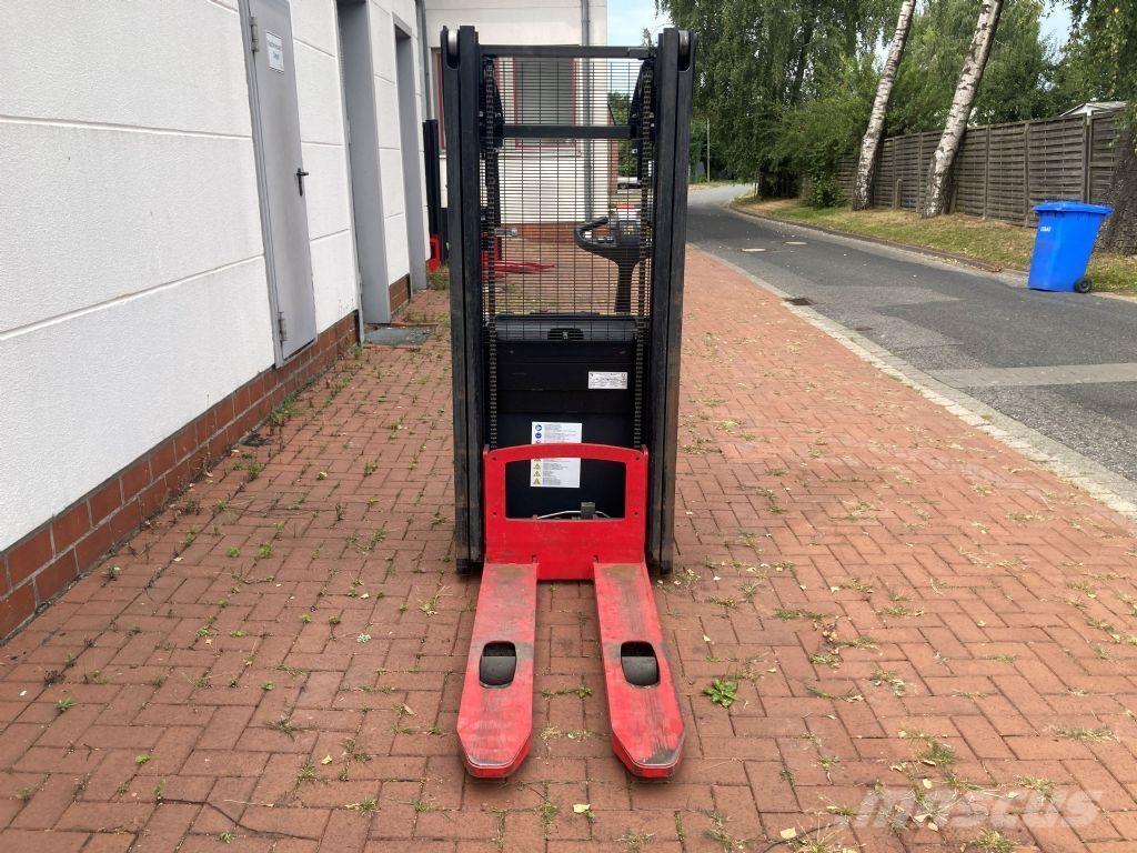 Hyster S 1.0 Ručně vedené vysokozdvižné vozíky
