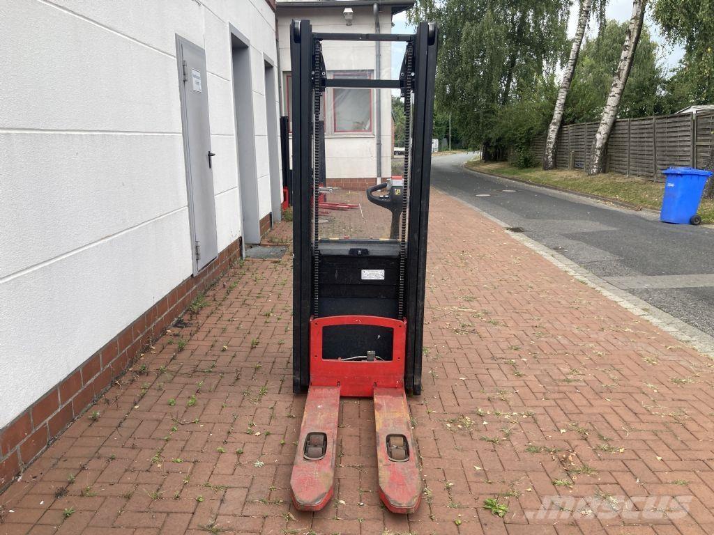 Hyster S 1.0 Ručně vedené vysokozdvižné vozíky