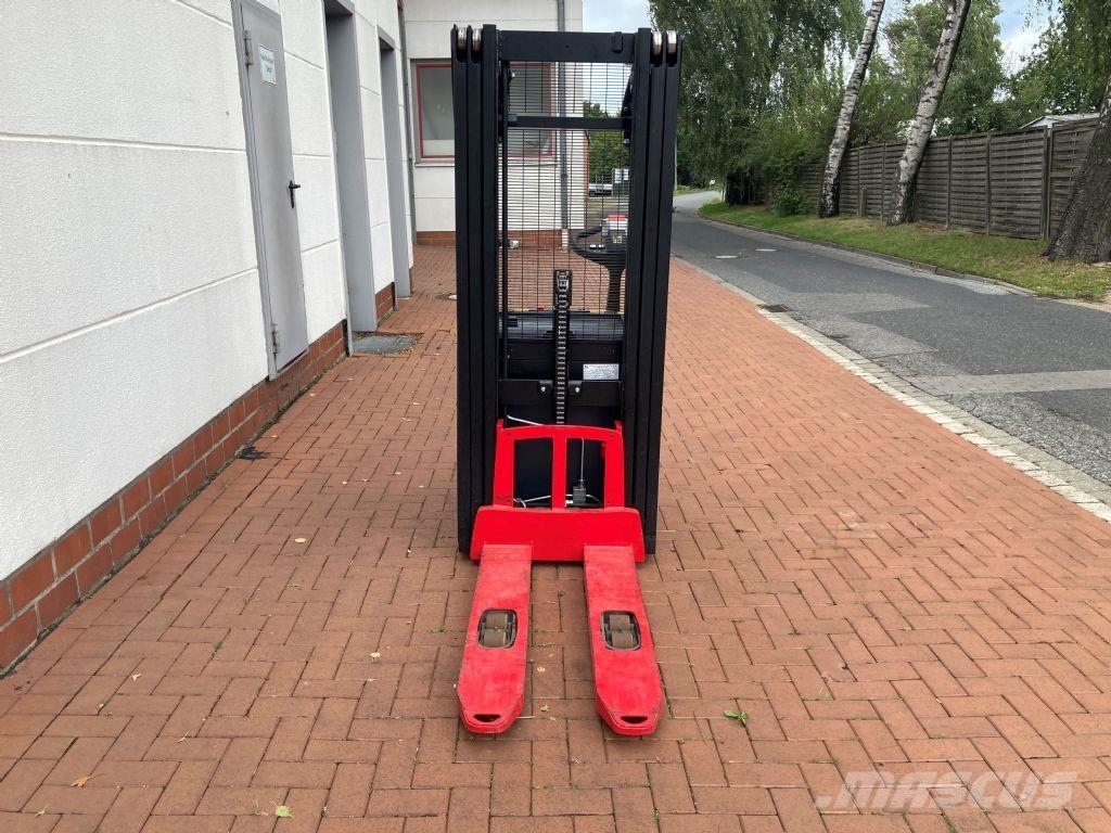 Hyster S 1.4 Ručně vedené vysokozdvižné vozíky