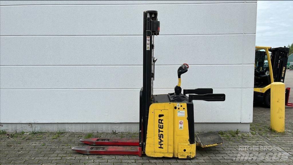 Hyster S1.5S Ručně vedené vysokozdvižné vozíky