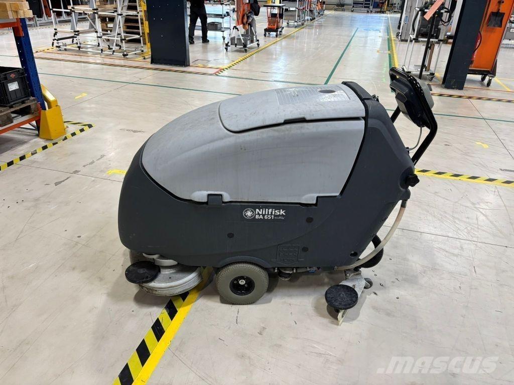 Nilfisk BA 651 Zametací stroje
