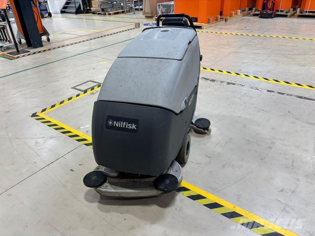 Nilfisk BA 651 Zametací stroje