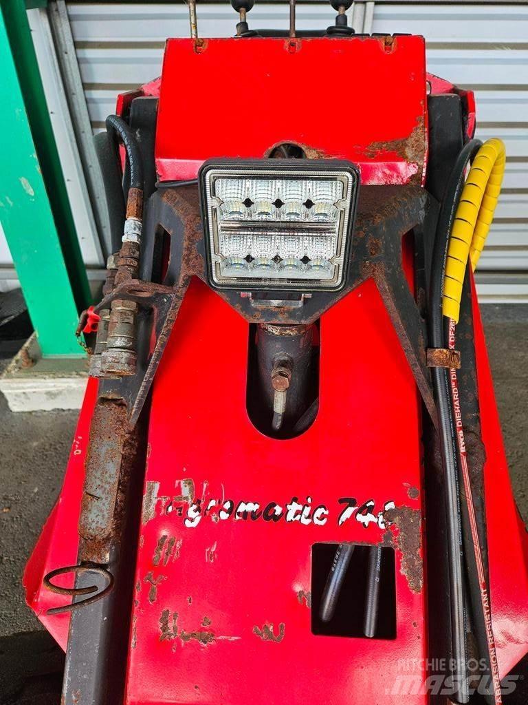 Agromatic  Víceúčelové nakladače