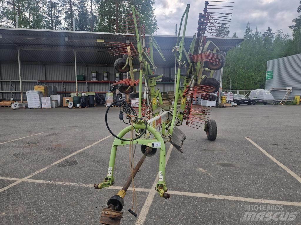 CLAAS 680 Obraceče a shrabovače sena