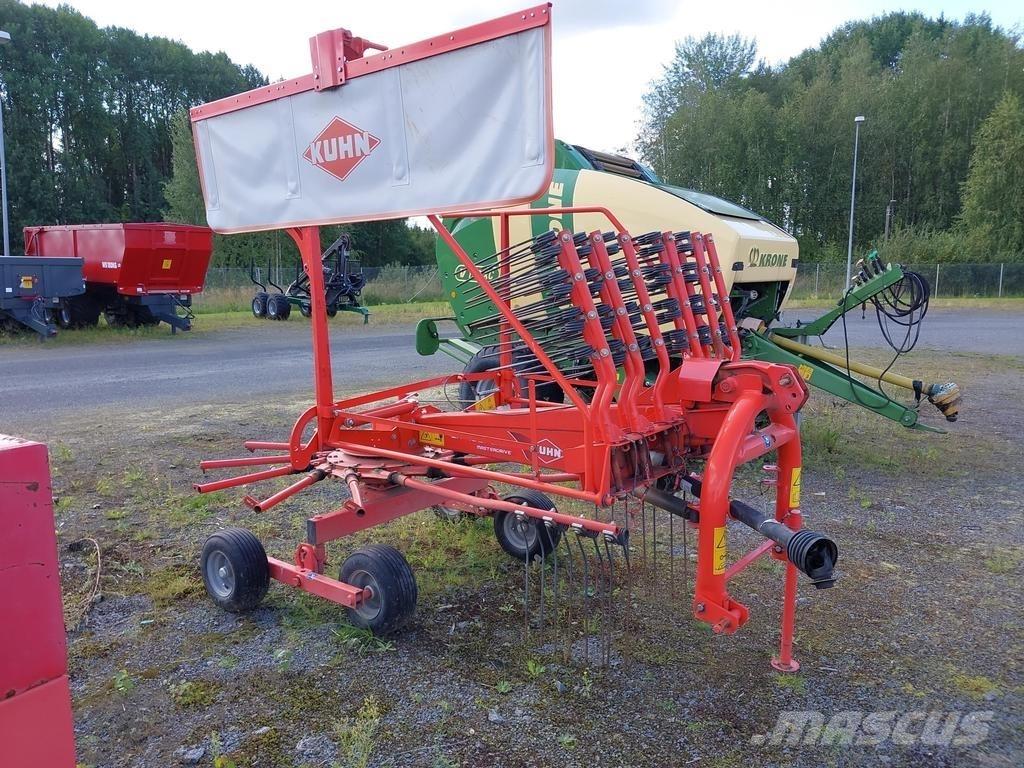 Kuhn 4321 Obraceče a shrabovače sena