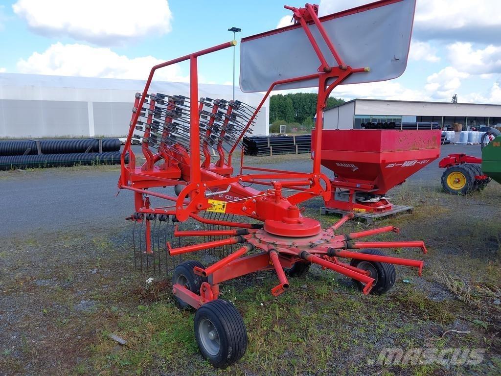 Kuhn 4321 Obraceče a shrabovače sena