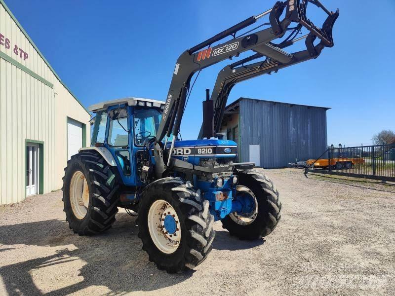 Ford 8210 Traktory