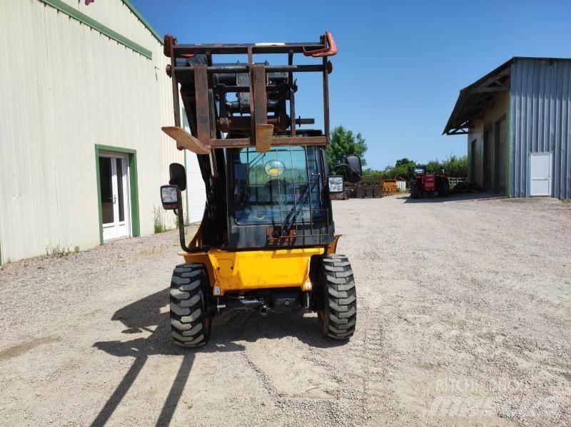 JCB 520-40 Teleskopické manipulátory