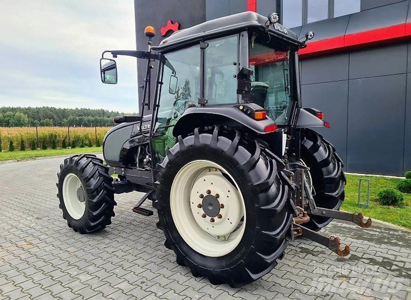 Valtra A93 Traktory