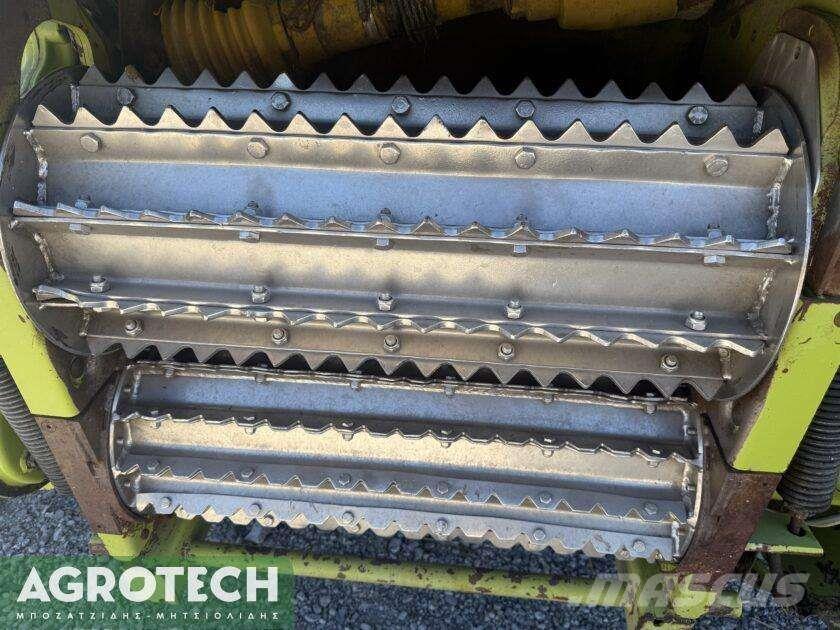 CLAAS JAGUAR 890 Traktory