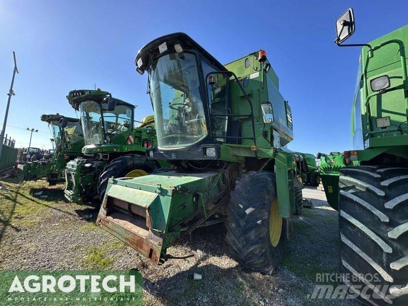 John Deere 1177 Traktory
