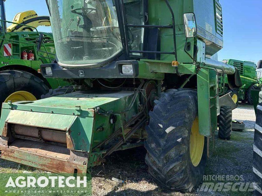 John Deere 1177 Traktory