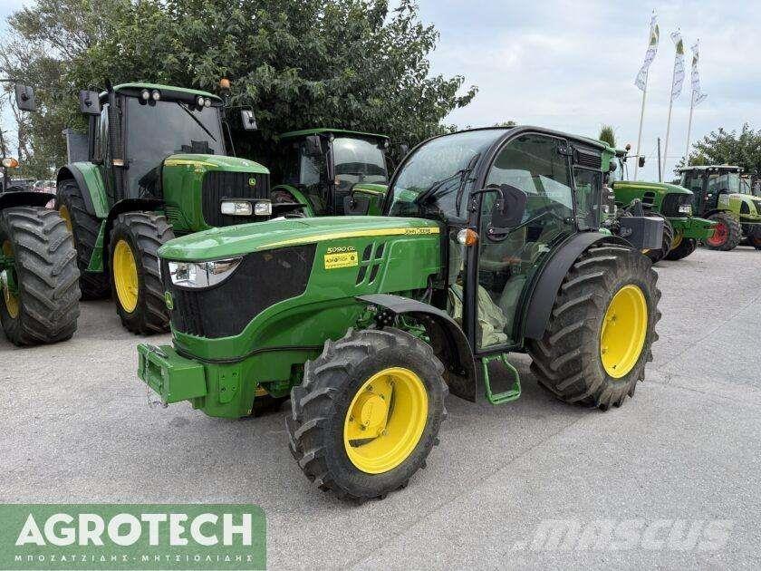 John Deere 5090 GL Traktory