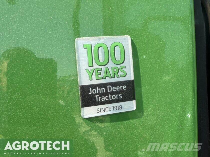 John Deere 5115R Traktory