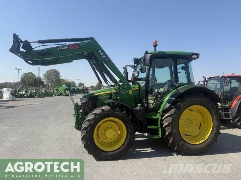 John Deere 5115R Traktory