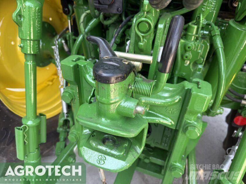 John Deere 6125R Traktory