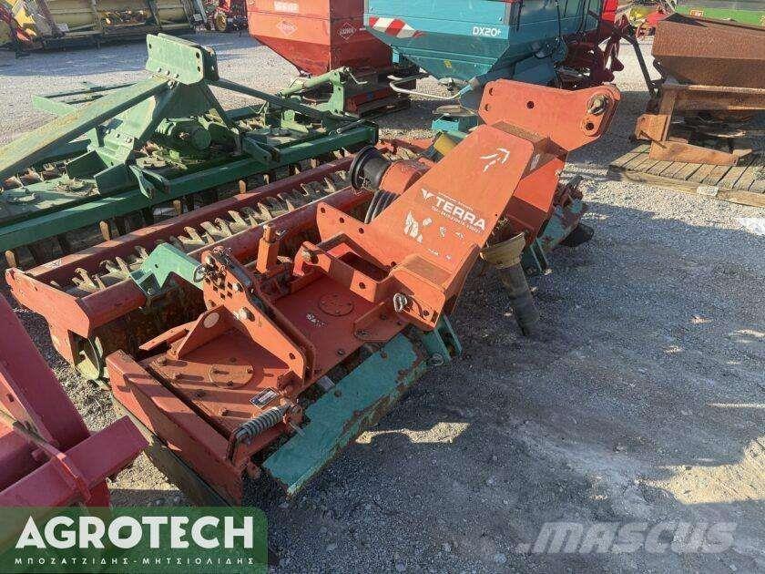 Kverneland NGM 251 Traktory