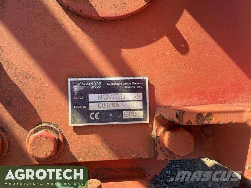Kverneland NGM 251 Traktory