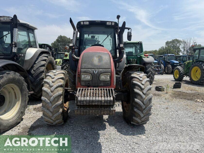 Valtra T151 Traktory