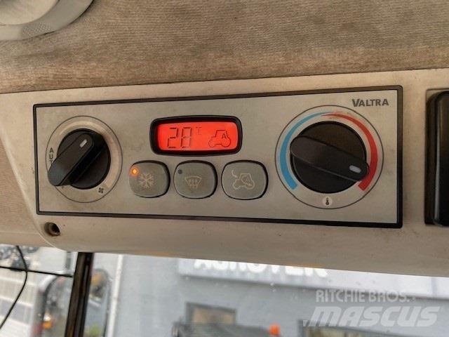 Valtra S374 Traktory