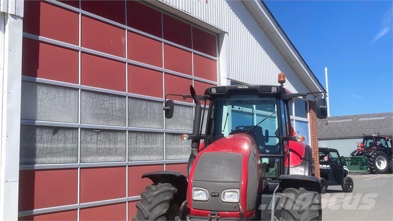 Valtra T130 Traktory
