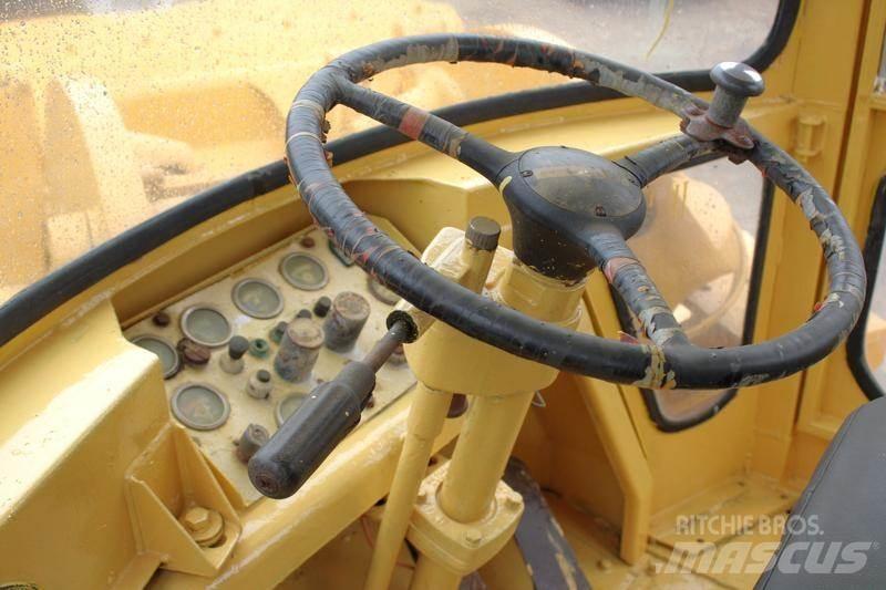 CAT 966 C Kolové nakladače