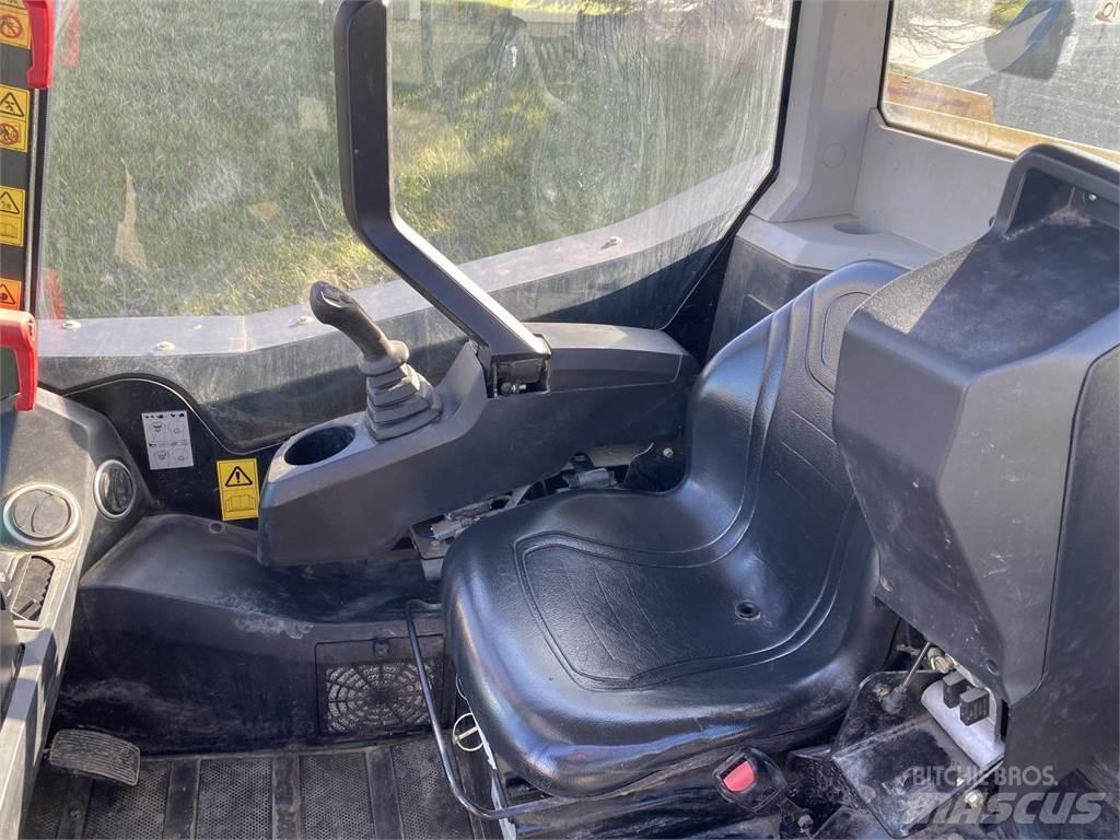 JCB 190 Smykem řízené nakladače