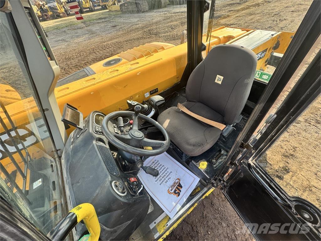 JCB 525-60 Teleskopické manipulátory