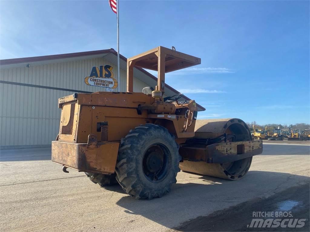 Sakai SV70T Skládkové kompaktory