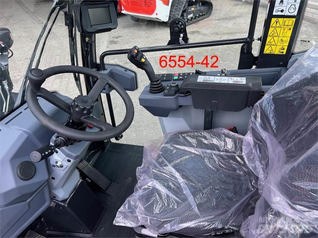 Bobcat L 85 Kolové nakladače