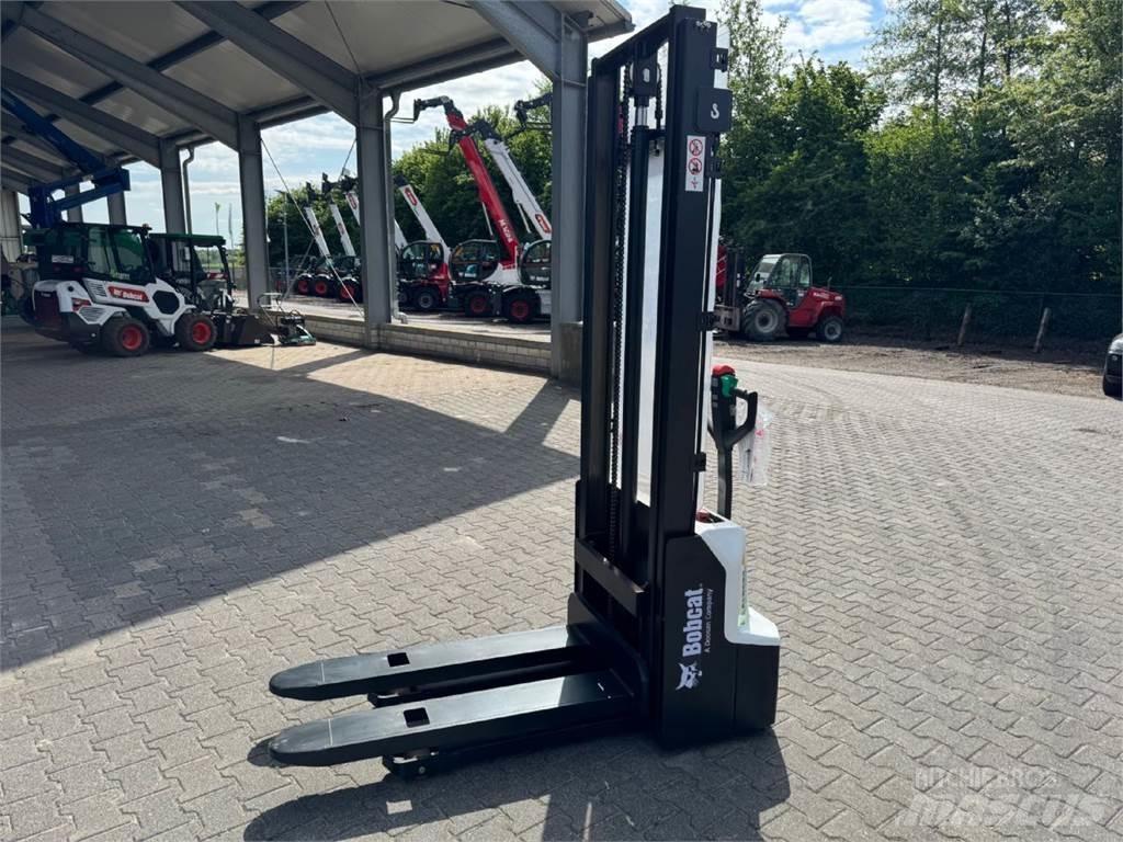 Bobcat LSM 12 N -7 Ručně vedené vysokozdvižné vozíky