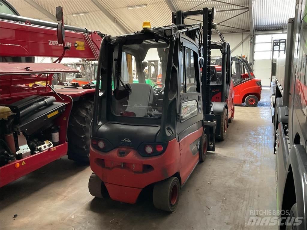 Linde E 30 - 01 Akumulátorové vozíky