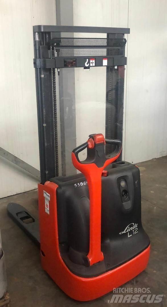 Linde L 12 Ručně vedené vysokozdvižné vozíky