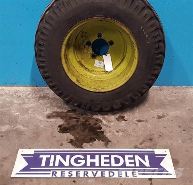  15 10.0/75-15 Pneumatiky, kola a ráfky