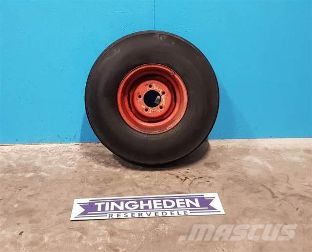  15 11.5-15 Pneumatiky, kola a ráfky