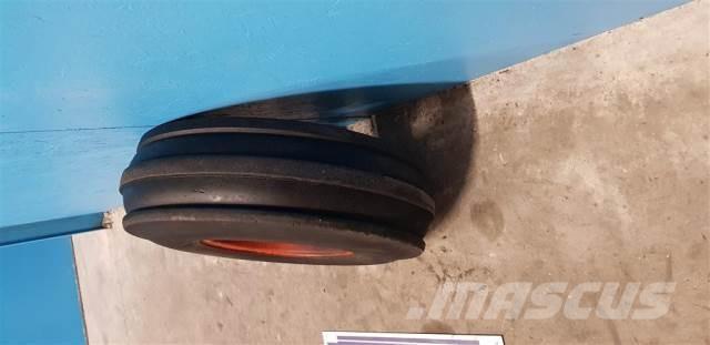  15 11.5-15 Pneumatiky, kola a ráfky