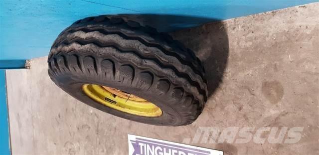  15 11.5/80-15 Pneumatiky, kola a ráfky