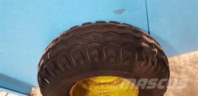  15 11.5/80-15 Pneumatiky, kola a ráfky