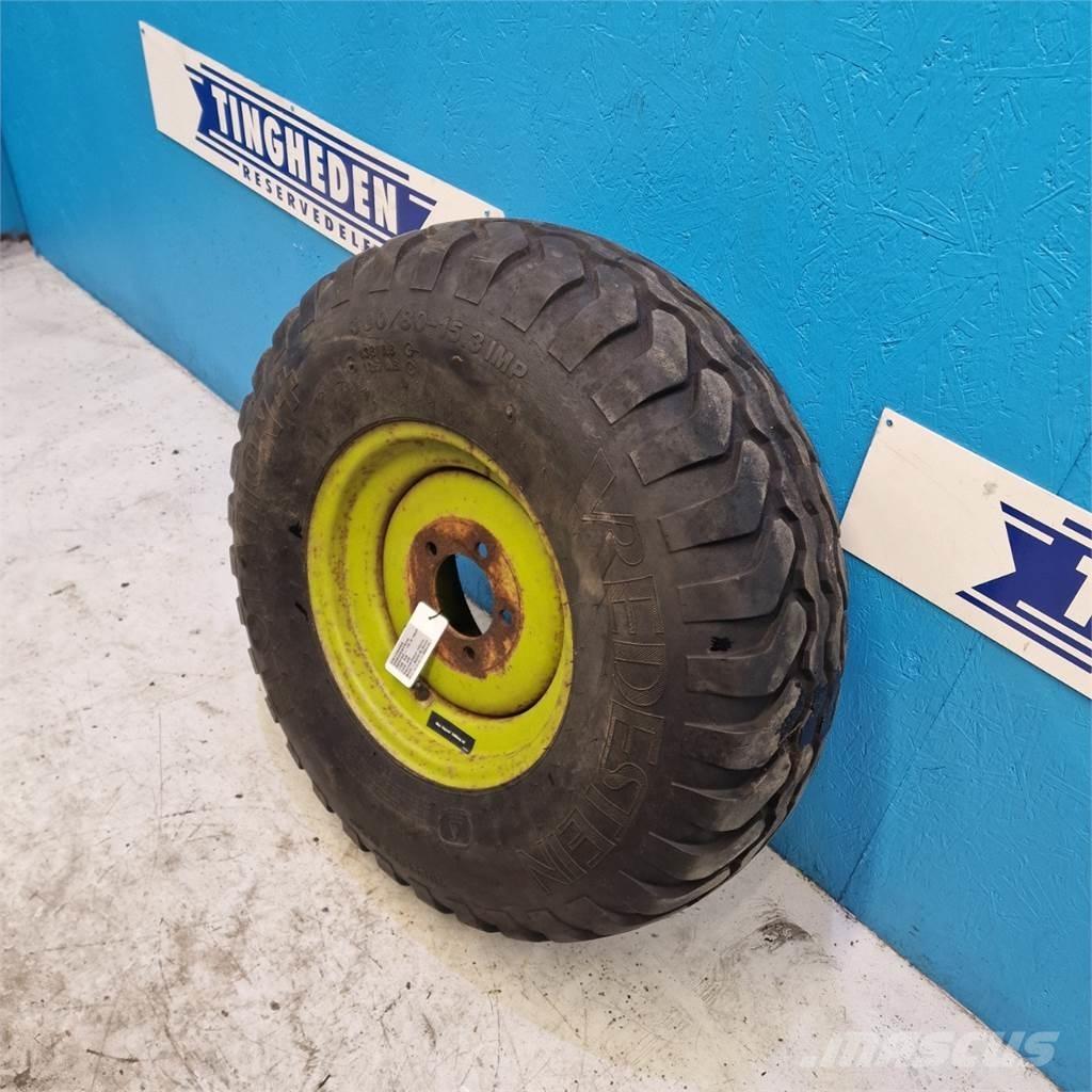  15.3 300/80-15.3 Pneumatiky, kola a ráfky