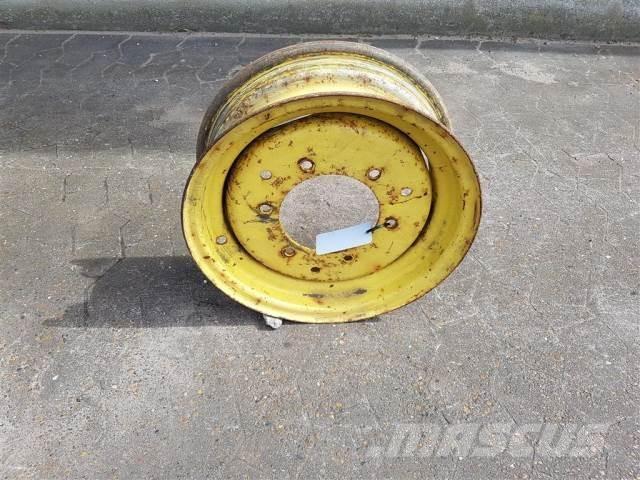  16 5.50FX16 Pneumatiky, kola a ráfky