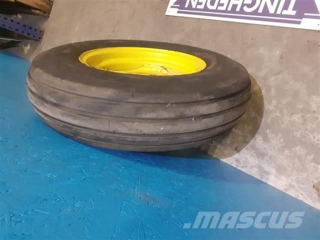  16 7.50-16 Pneumatiky, kola a ráfky