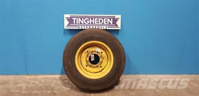  18 10.5/80-18 Pneumatiky, kola a ráfky