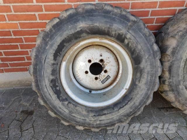  18 365/70R18 Pneumatiky, kola a ráfky