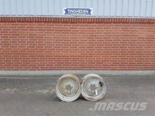 18 5.50FX18 Pneumatiky, kola a ráfky