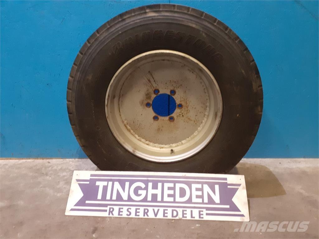  19.5 285/70R19.5 Pneumatiky, kola a ráfky